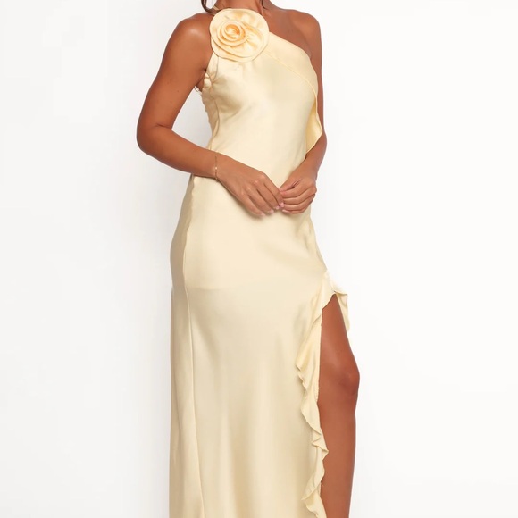 Aila Rosette Petal & Pup Cream One-Shoulder Gown butter yellow dress - Picture 4 of 5